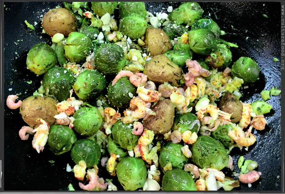 rosenkohl_wok